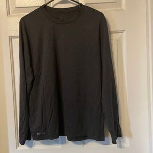 Nike long sleeve T-shirt (size M )
